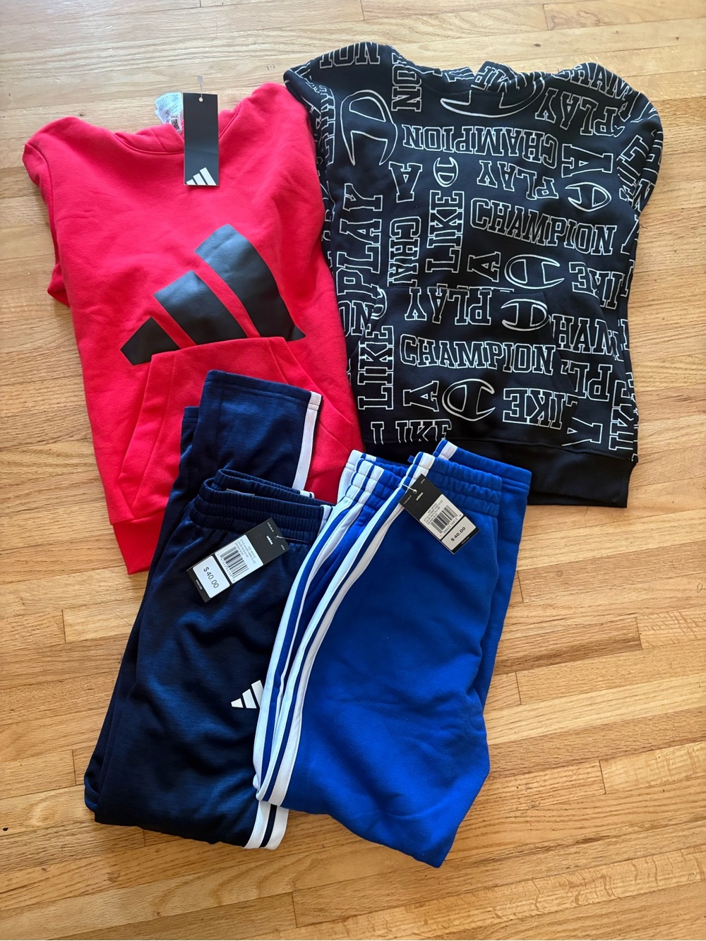 Bundle boy 10/12 hoodies and sweatpants Adidas & Champion Sportwear/comfortable